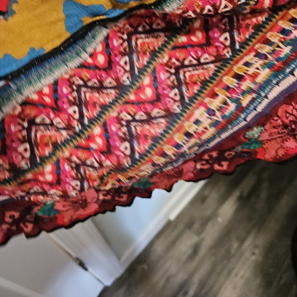 John Mark Woman’s Oversized Small Top, Mix print with colorful embroidery - Picture 8 of 8